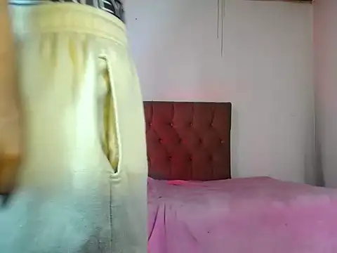 VeryHotGill online show from 10.10.25