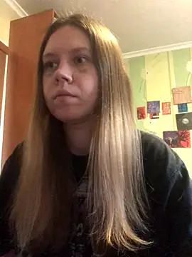 LunaVirelle online show from 11.22.25