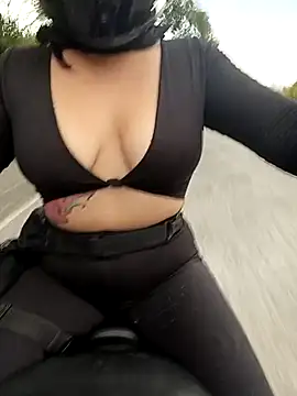 Scarlet Aura online show from 11.09.25