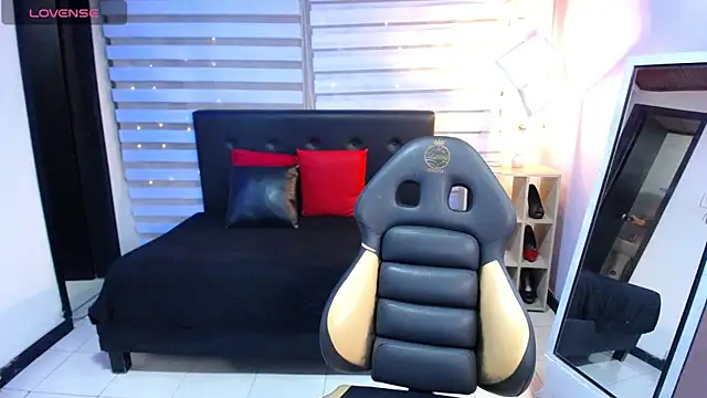 Kendall rossii  online show from 10.28.25