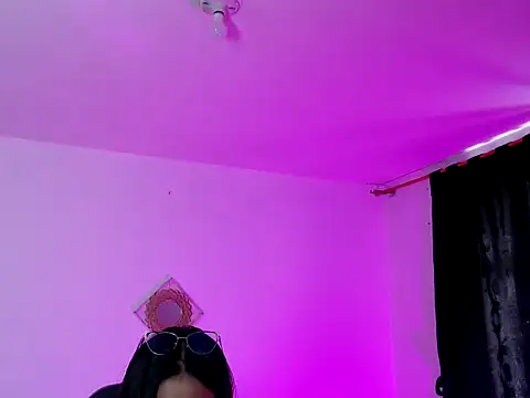 sofia  666 online show from 10.21.25