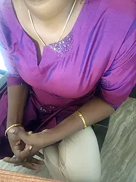 Snapshot of Tamilmallu-duskygirl03 chatting on 11.04.25 Tamilmallu-duskygirl03 online show from 11.04.25