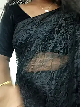 Snapshot of Tamilmallu-duskygirl03 chatting on 11.12.25 Tamilmallu-duskygirl03 online show from 11.12.25