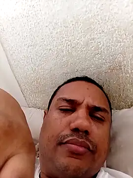 Snapshot of Mcbellorj chatting on 11.06.25 Mcbellorj online show from 11.06.25