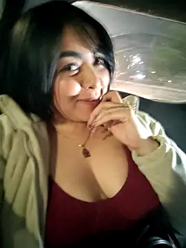 Victoria Jonhss online show from 10.17.25