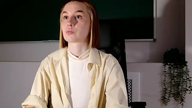 ClaireMathis online show from 05.14.26