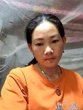 Snapshot of gio-thu chatting on 06.20.26 gio-thu online show from 06.20.26