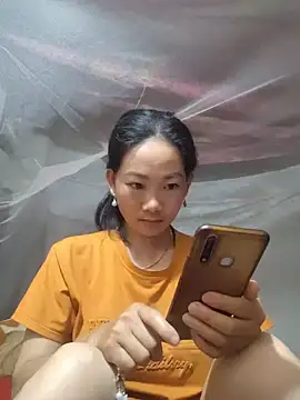 Snapshot of gio-thu chatting on 06.26.26 gio-thu online show from 06.26.26