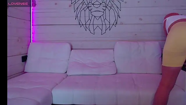 CandyBunie online show from 02.13.26