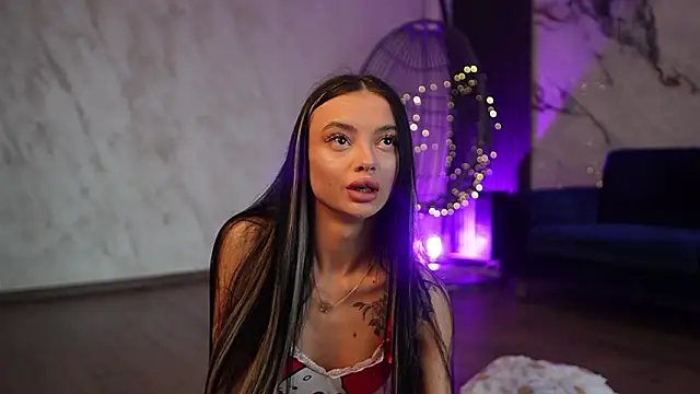 RachelRavee online show from 02.25.26