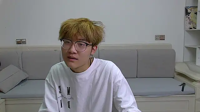 KK-cuteboy online show from 03.29.26