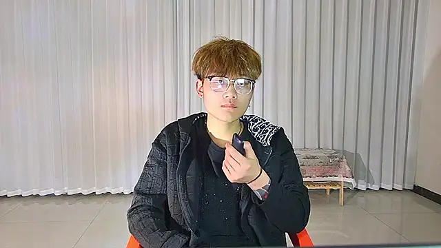 KK-cuteboy online show from 04.07.26