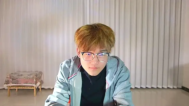 KK-cuteboy online show from 04.09.26