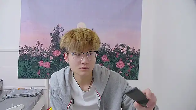 KK-cuteboy online show from 04.12.26