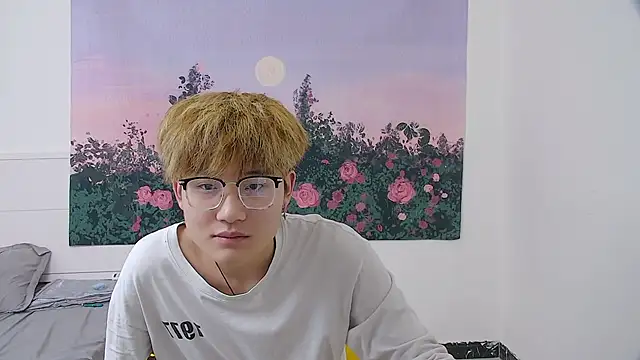 KK-cuteboy online show from 04.12.26