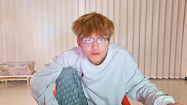 KK-cuteboy online show from 04.14.26