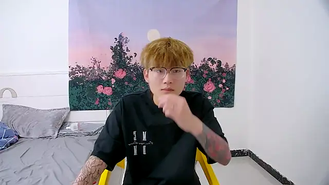 KK-cuteboy online show from 04.15.26