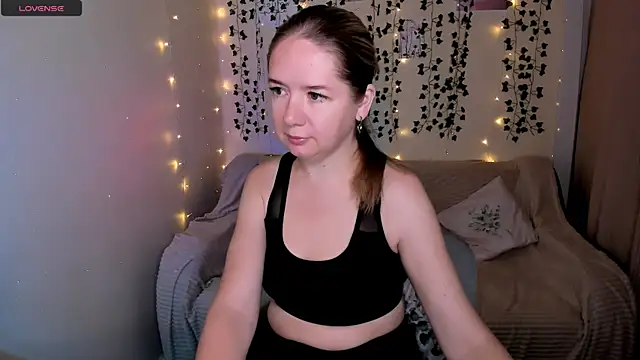 Evaa Braunn online show from 10.20.25