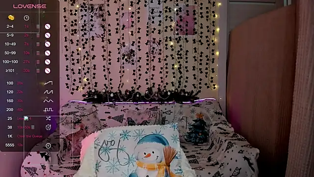 Evaa Braunn online show from 12.22.25