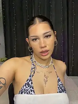 LoraShines online show from 05.23.26