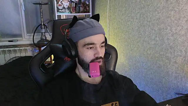 Nik Namee online show from 10.28.25