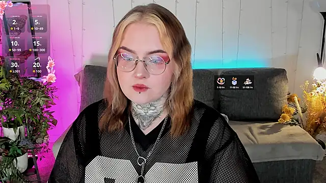 apriladdamss online show from 10.10.25