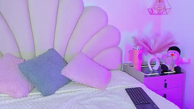 Alyss Sweet online show from 11.10.25