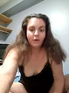 Snapshot of LouiseMaexox chatting on 10.08.25 LouiseMaexox online show from 10.08.25
