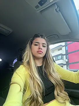 LolaAmore online show from 11.25.25