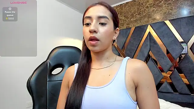 Vittoria Conti  online show from 12.01.25