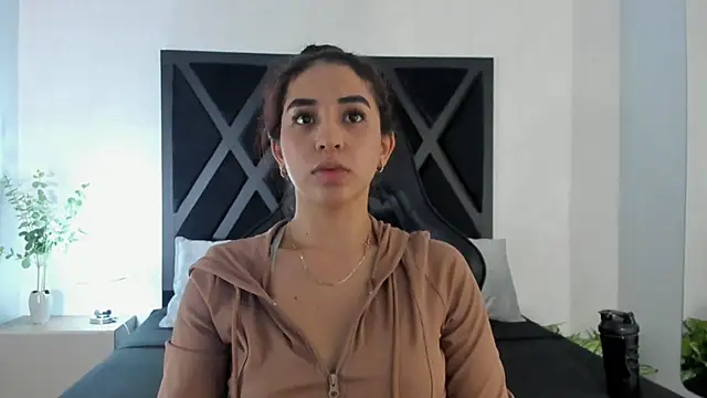 Snapshot of Vittoria_Conti_ chatting on 06.30.26 Vittoria Conti online show from 06.30.26