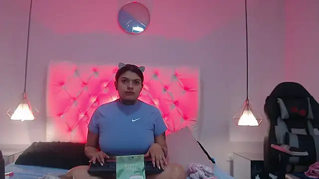 Bubbiecherry online show from 10.28.25