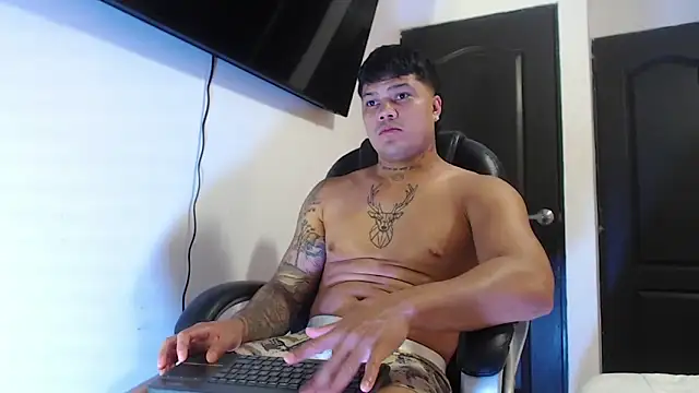 Snapshot of Boyhot_00 chatting on 11.20.25 Boyhot 00 online show from 11.20.25