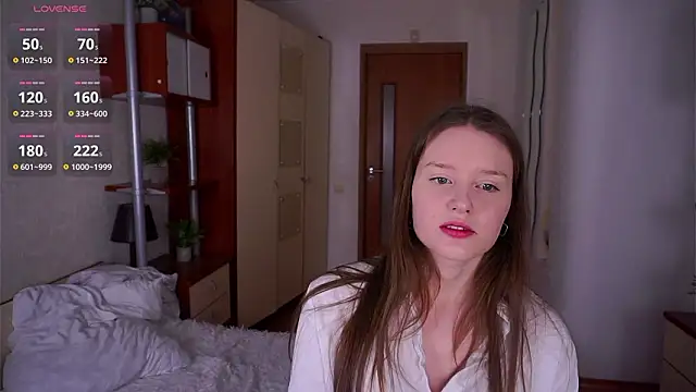 Snapshot of SunRinglein chatting on 02.14.26 SunRinglein online show from 02.14.26