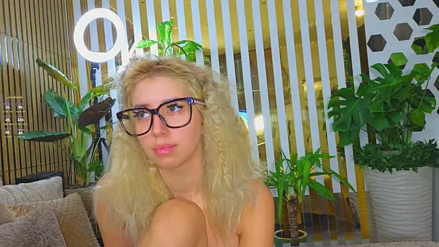 Violetttttta online show from 10.13.25