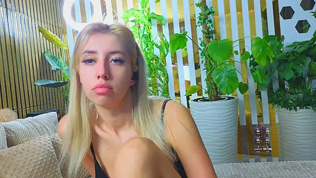 Violetttttta online show from 10.16.25