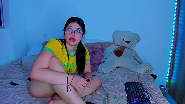 Snapshot of majo_gallego chatting on 11.20.25 majo gallego online show from 11.20.25