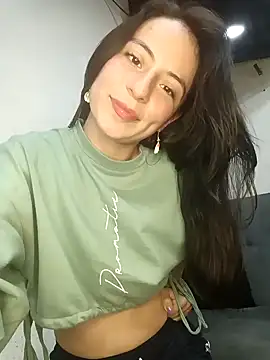 Snapshot of deseox05 chatting on 10.23.25 deseox05 online show from 10.23.25