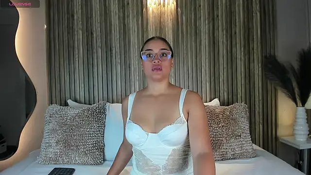 VanneCamiel online show from 10.27.25