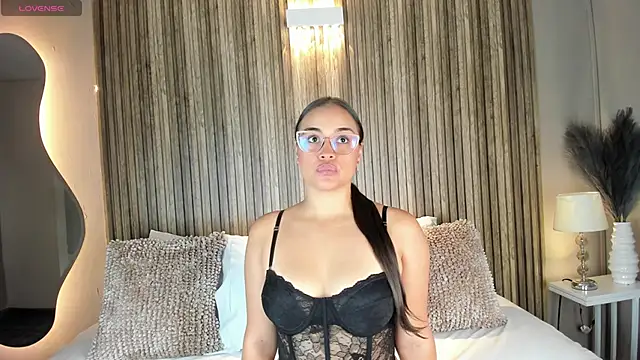 VanneCamiel online show from 11.05.25