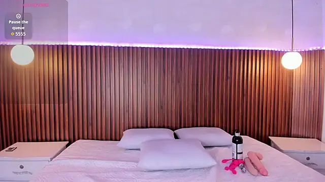 Foxy Kylie online show from 02.05.26