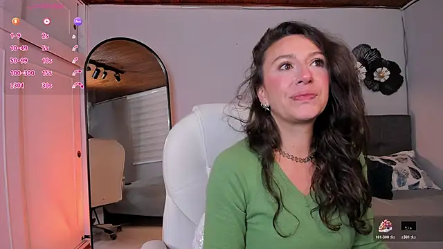 Snapshot of indigo_wild_ chatting on 10.21.25 indigo wild online show from 10.21.25