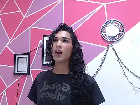 Tifany Adams online show from 10.21.25