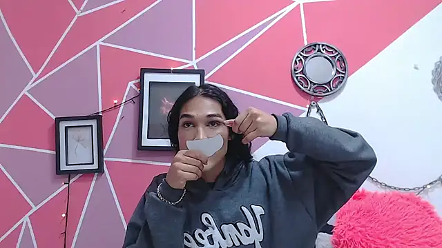 Tifany Adams online show from 11.12.25