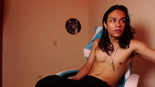 tom 1945 online show from 10.23.25