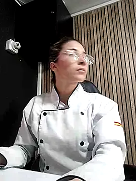 Sara Roades online show from 10.21.25