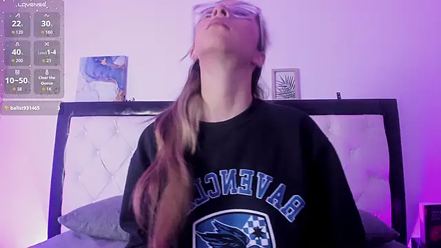 Sara Roades online show from 10.28.25