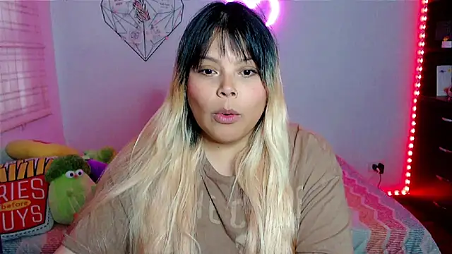 Snapshot of EllieMoonX chatting on 03.03.26 EllieMoonX online show from 03.03.26