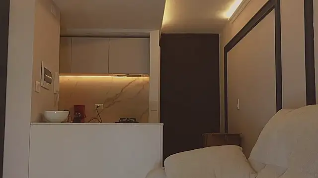 AbrilColls  online show from 10.28.25