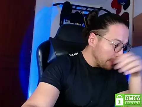 Snapshot of kurt_xx chatting on 11.06.25 kurt xx online show from 11.06.25